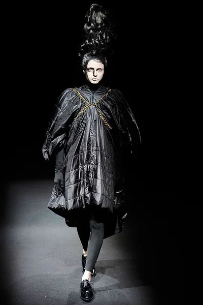 Look 27
